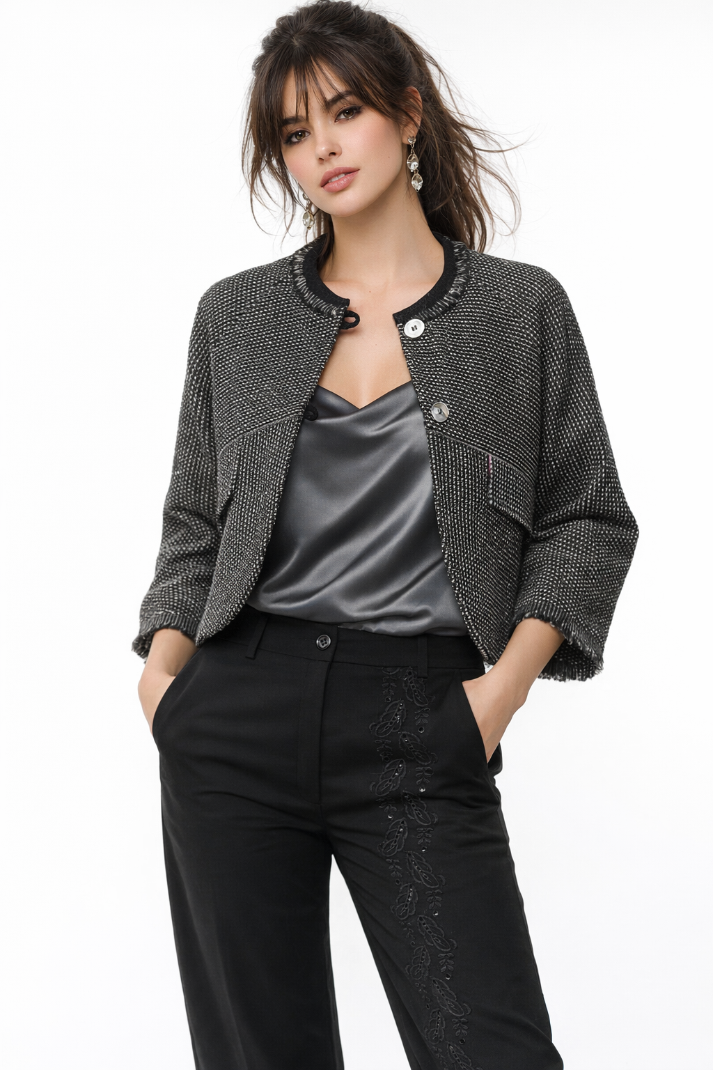 Veste courte droite &agrave; d&eacute;coupes en tweed en soie m&eacute;lang&eacute;e caviar noir